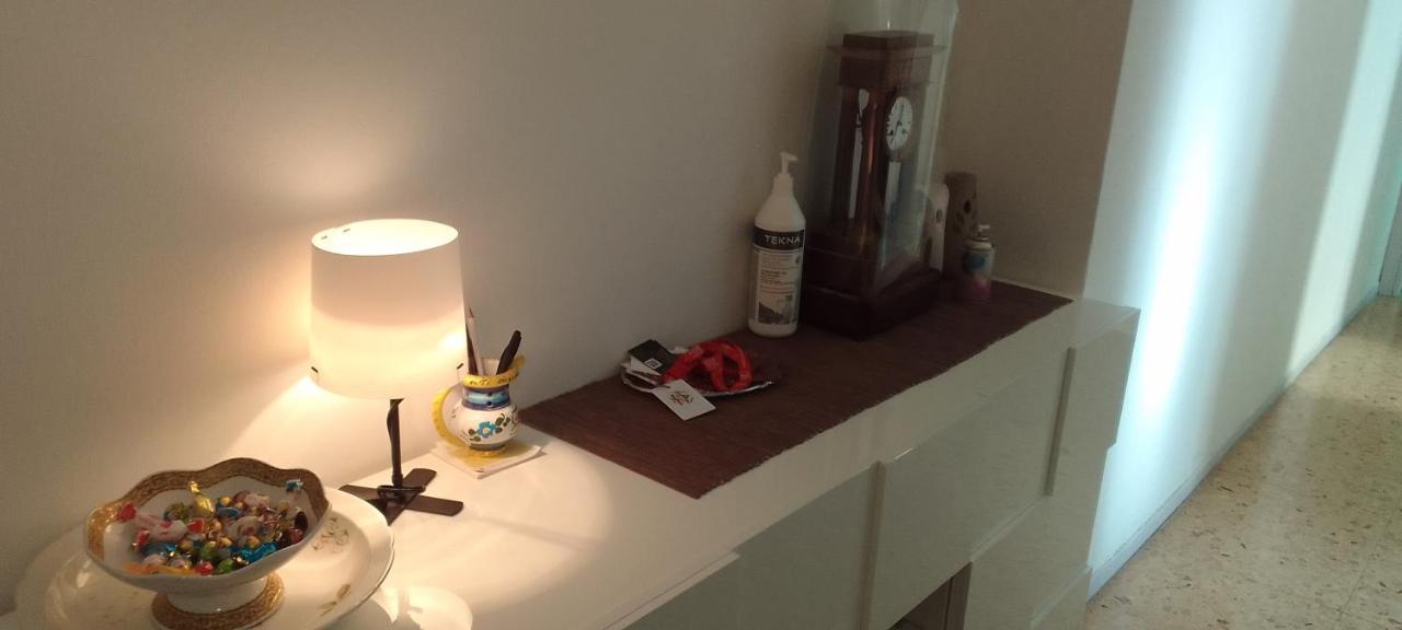 "House Of Lella" Appartamento 2 Camere Da Letto มิลาน ภายนอก รูปภาพ